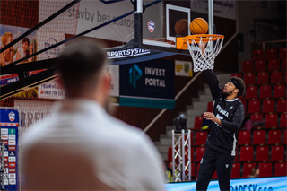 16. kolo TIPOS SBL: BC Prievidza - BC Komárno 104:102 (Vladimír Králik)