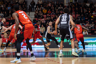 16. kolo TIPOS SBL: BC Prievidza - BC Komárno 104:102 (Vladimír Králik)