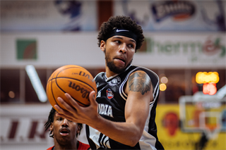 16. kolo TIPOS SBL: BC Prievidza - BC Komárno 104:102 (Vladimír Králik)