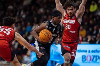16. kolo TIPOS SBL: BC Prievidza - BC Komárno 104:102 (Vladimír Králik)