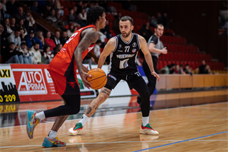 16. kolo TIPOS SBL: BC Prievidza - BC Komárno 104:102 (Vladimír Králik)