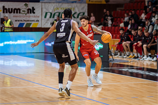 16. kolo TIPOS SBL: BC Prievidza - BC Komárno 104:102 (Vladimír Králik)