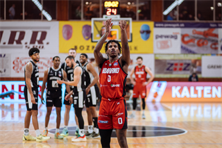 16. kolo TIPOS SBL: BC Prievidza - BC Komárno 104:102 (Vladimír Králik)