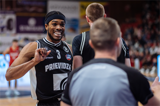 16. kolo TIPOS SBL: BC Prievidza - BC Komárno 104:102 (Vladimír Králik)