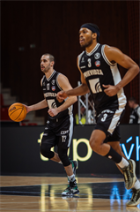16. kolo TIPOS SBL: BC Prievidza - BC Komárno 104:102 (Vladimír Králik)