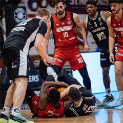 16. kolo TIPOS SBL: BC Prievidza - BC Komárno 104:102 (Vladimír Králik)