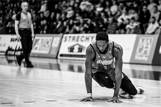 16. kolo TIPOS SBL: BC Prievidza - BC Komárno 104:102 (Vladimír Králik)