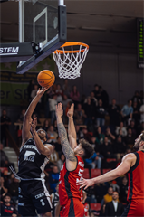 16. kolo TIPOS SBL: BC Prievidza - BC Komárno 104:102 (Vladimír Králik)