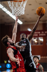 16. kolo TIPOS SBL: BC Prievidza - BC Komárno 104:102 (Vladimír Králik)