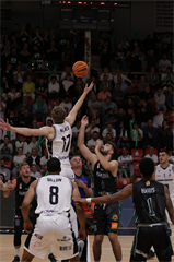 5. Kolo Niké SBL: BC Prievidza - MBK Handlová 65:82 (foto: Ladislav Szibilla)