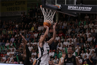 5. Kolo Niké SBL: BC Prievidza - MBK Handlová 65:82 (foto: Ladislav Szibilla)