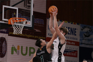 5. Kolo Niké SBL: BC Prievidza - MBK Handlová 65:82 (foto: Ladislav Szibilla)