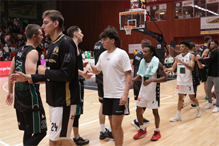 5. Kolo Niké SBL: BC Prievidza - MBK Handlová 65:82 (foto: Ladislav Szibilla)