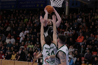 22. kolo Tipos SBL: BC Prievidza - MBK Handlová 100:85 (Ladislav Szibilla)