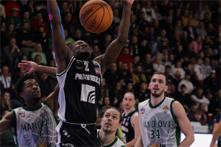 22. kolo Tipos SBL: BC Prievidza - MBK Handlová 100:85 (Ladislav Szibilla)