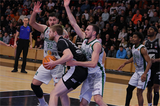 22. kolo Tipos SBL: BC Prievidza - MBK Handlová 100:85 (Ladislav Szibilla)