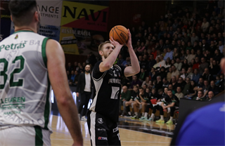 22. kolo Tipos SBL: BC Prievidza - MBK Handlová 100:85 (Ladislav Szibilla)