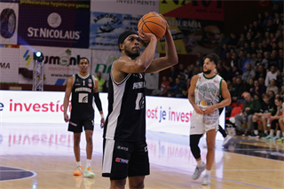 22. kolo Tipos SBL: BC Prievidza - MBK Handlová 100:85 (Ladislav Szibilla)
