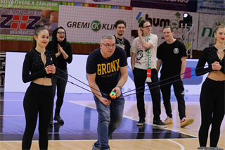 22. kolo Tipos SBL: BC Prievidza - MBK Handlová 100:85 (Ladislav Szibilla)