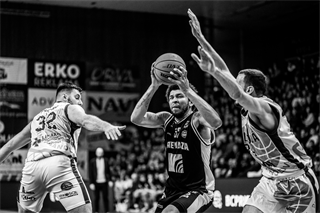 22. kolo Tipos SBL: BC Prievidza - MBK Handlová 100:85 (Vladimír Králik)