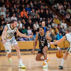 22. kolo Tipos SBL: BC Prievidza - MBK Handlová 100:85 (Vladimír Králik)