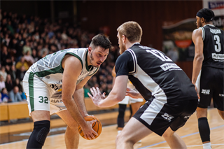 22. kolo Tipos SBL: BC Prievidza - MBK Handlová 100:85 (Vladimír Králik)