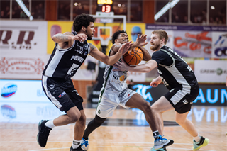 22. kolo Tipos SBL: BC Prievidza - MBK Handlová 100:85 (Vladimír Králik)