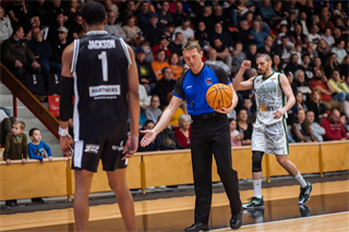 22. kolo Tipos SBL: BC Prievidza - MBK Handlová 100:85 (Vladimír Králik)