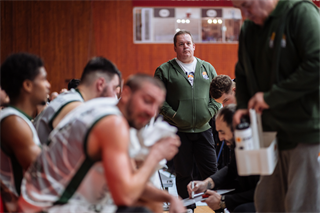 22. kolo Tipos SBL: BC Prievidza - MBK Handlová 100:85 (Vladimír Králik)