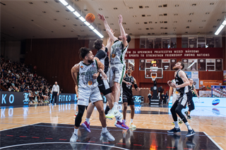 22. kolo Tipos SBL: BC Prievidza - MBK Handlová 100:85 (Vladimír Králik)
