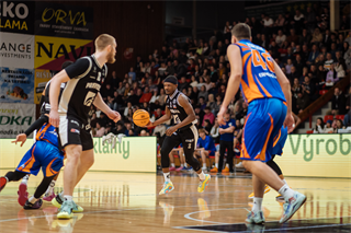 24. kolo Tipos SBL: BC Prievidza - BKM Lučenec 113:64 (Vladimír Králik)