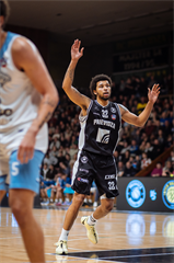 27. kolo Tipos SBL: BC Prievidza - Nitra Blue Wings 93:89 (Vladimír Králik)