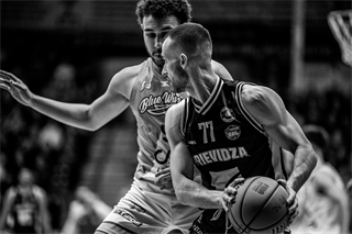27. kolo Tipos SBL: BC Prievidza - Nitra Blue Wings 93:89 (Vladimír Králik)