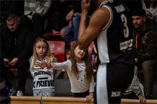 27. kolo Tipos SBL: BC Prievidza - Nitra Blue Wings 93:89 (Vladimír Králik)