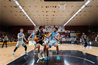 27. kolo Tipos SBL: BC Prievidza - Nitra Blue Wings 93:89 (Vladimír Králik)