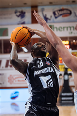 27. kolo Tipos SBL: BC Prievidza - Nitra Blue Wings 93:89 (Vladimír Králik)