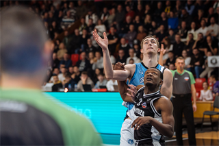 27. kolo Tipos SBL: BC Prievidza - Nitra Blue Wings 93:89 (Vladimír Králik)