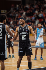 27. kolo Tipos SBL: BC Prievidza - Nitra Blue Wings 93:89 (Vladimír Králik)