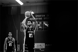 27. kolo Tipos SBL: BC Prievidza - Nitra Blue Wings 93:89 (Vladimír Králik)