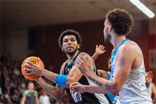 27. kolo Tipos SBL: BC Prievidza - Nitra Blue Wings 93:89 (Vladimír Králik)