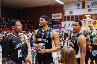 27. kolo Tipos SBL: BC Prievidza - Nitra Blue Wings 93:89 (Vladimír Králik)