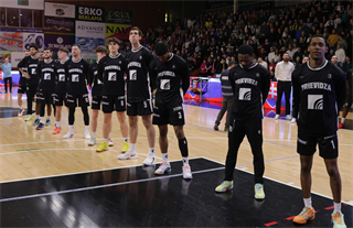 27. kolo Tipos SBL: BC Prievidza - Nitra Blue Wings 93:89 (Ladislav Szibilla)