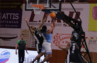 27. kolo Tipos SBL: BC Prievidza - Nitra Blue Wings 93:89 (Ladislav Szibilla)