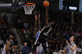 27. kolo Tipos SBL: BC Prievidza - Nitra Blue Wings 93:89 (Ladislav Szibilla)