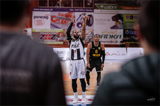 BC Prievidza - BK Inter Bratislava 77:83 (foto: Vladimír Králik)