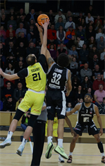 28. kolo Tipos SBL: BC Prievidza - Inter Bratislava 84:83 (Ladislav Szibilla)	