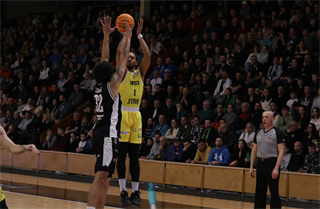 28. kolo Tipos SBL: BC Prievidza - Inter Bratislava 84:83 (Ladislav Szibilla)	