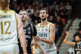 30. kolo Tipos SBL: BC Prievidza - Patrioti Levice 97:79 (Vladimír Králik)	