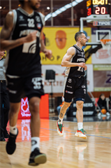 30. kolo Tipos SBL: BC Prievidza - Patrioti Levice 97:79 (Vladimír Králik)	