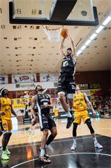 32. kolo Tipos SBL: BC Prievidza - Iskra Svit 100:77 (Vladimír Králik)	